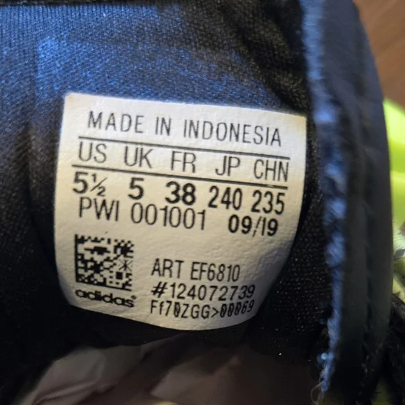 Adidas Kids Black and White Sneakers - Picture 11 of 12